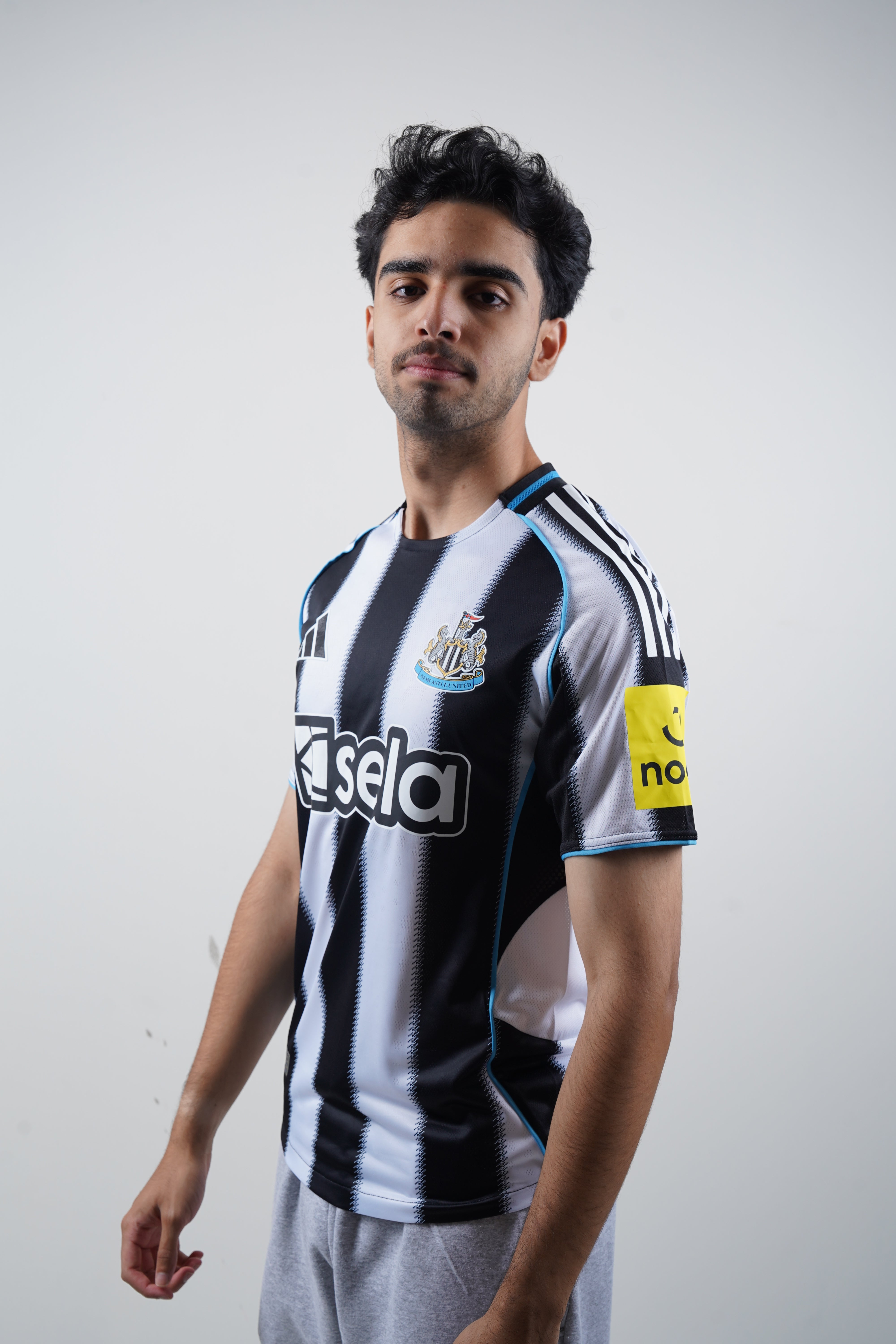 New Castle Home Jersey 25/26