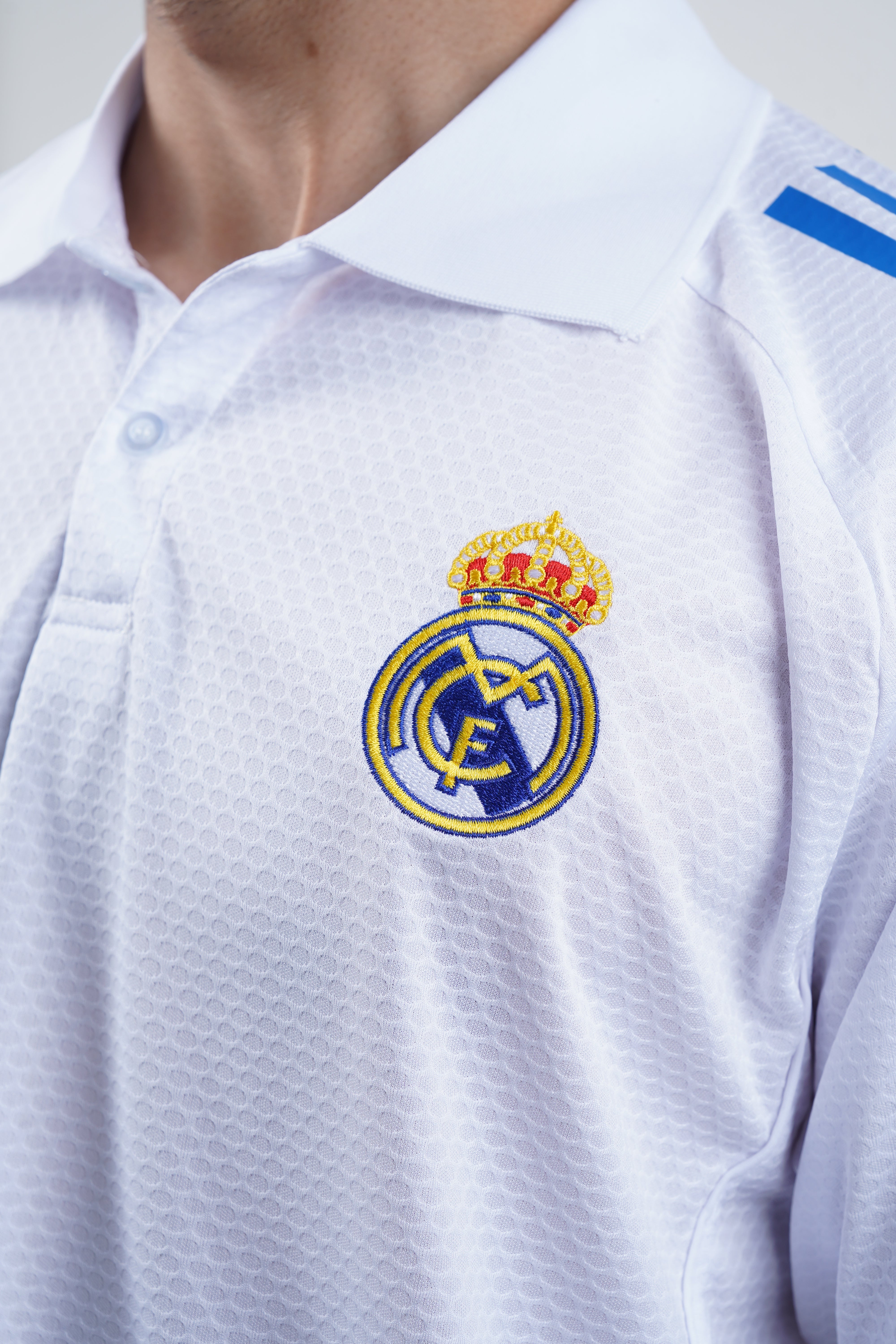 Real Madrid Tracksuit 25/26 Tshirt Version