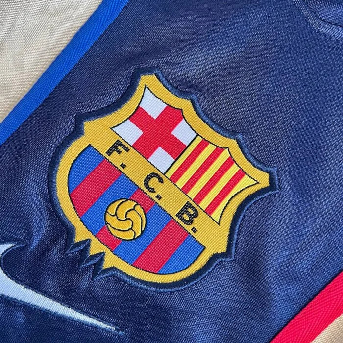 FC BARCELONA 01/01 AWAY RETRO KIT